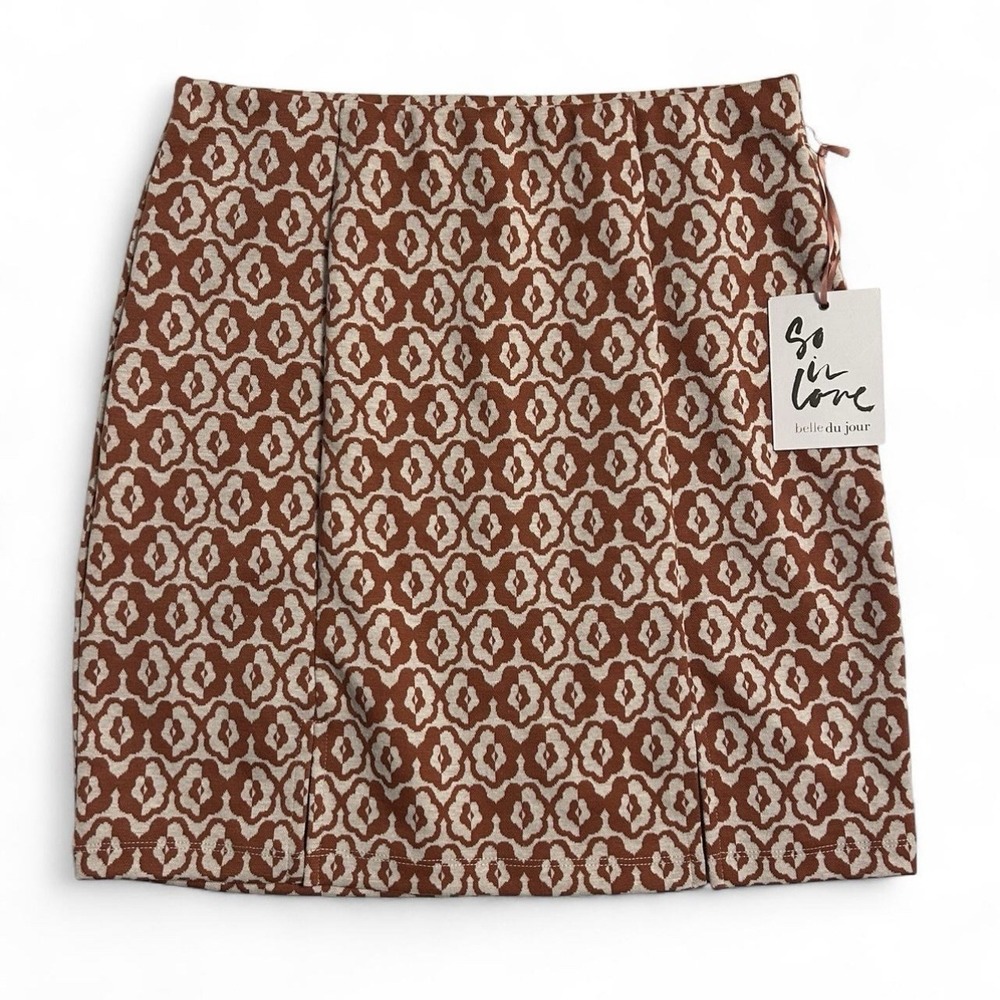 NWT Belle du Jour Women's Medium Burgundy Floral Mini Skirt Boho Pull-On Style